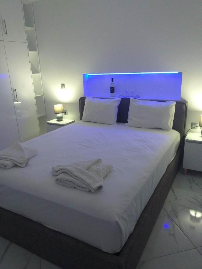 Infinity Blue Suite Panteli Exteriör bild